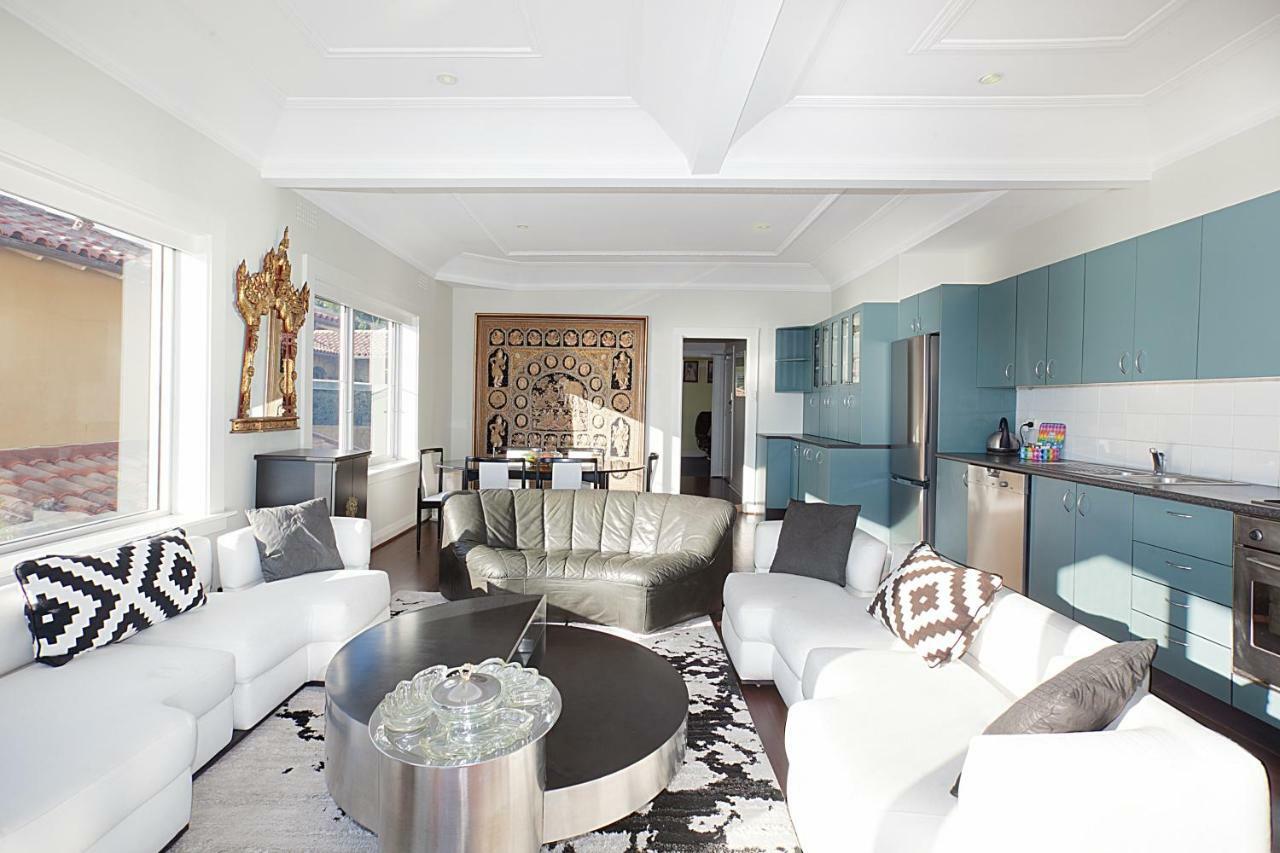 Art Deco With Breathtaking Water Views Sydney