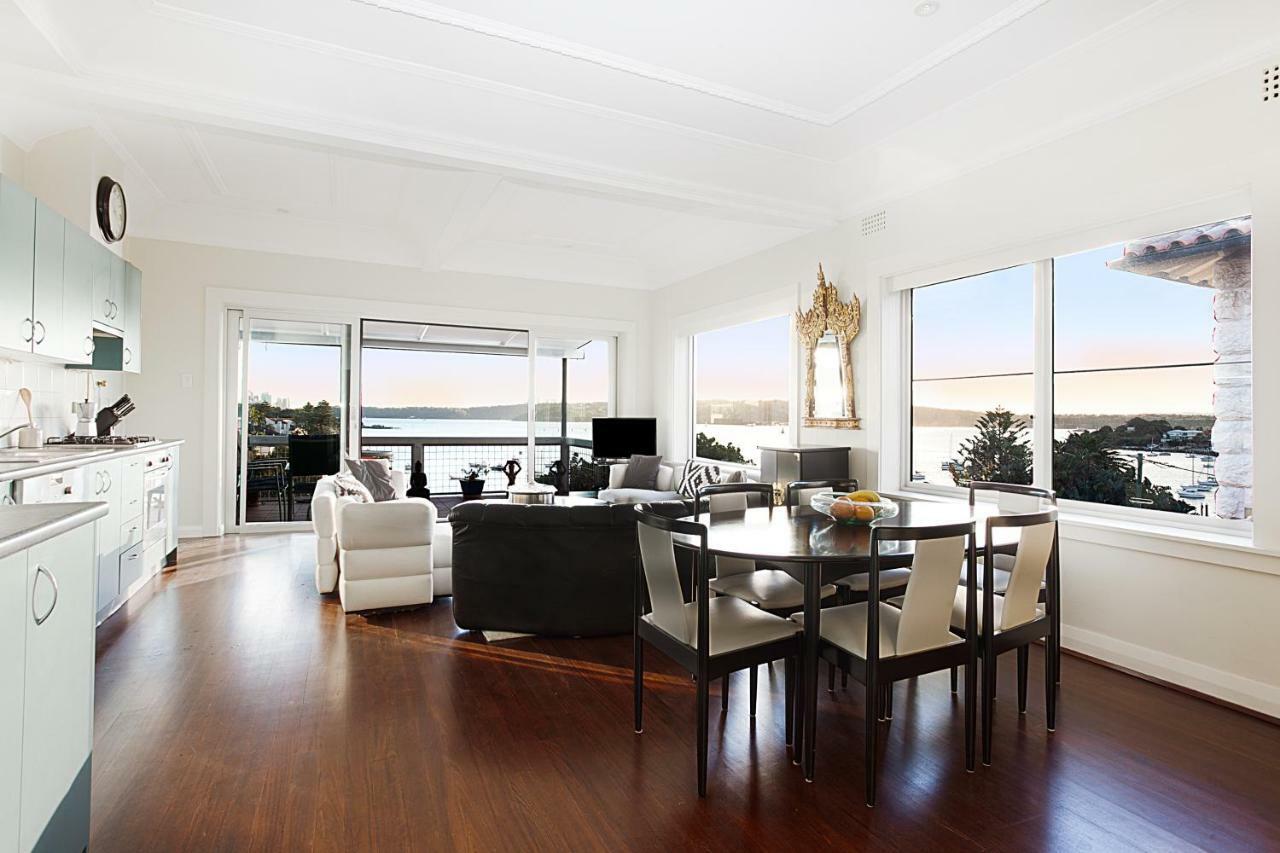 Art Deco With Breathtaking Water Views Apartment Sydney