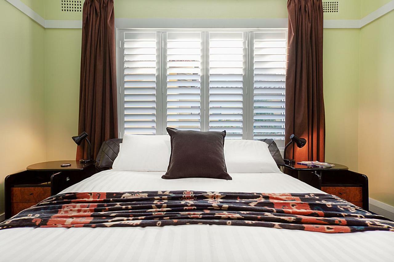 Art Deco With Breathtaking Water Views *